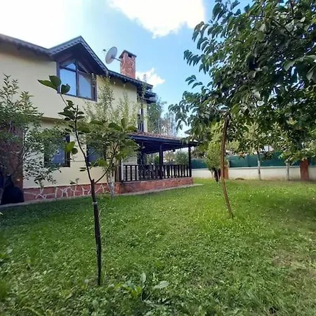 וילה Villamiz 110M2 Genis Ferah Bir Evdir. 2 Adet Cift Kisilik Yatak 3 Adet Tek Kisilik Yatak Mevcuttur. Kisin Soemine Ve Veranda Da Barbekue Keyfi Villamizda Mevcuttur. *